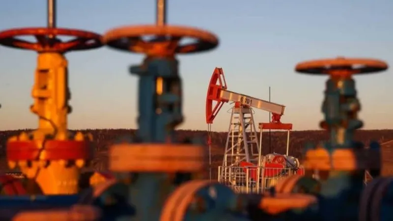 Petróleo supera los US$ 106 y tensiona mercados tras caída de negociaciones con Irán
