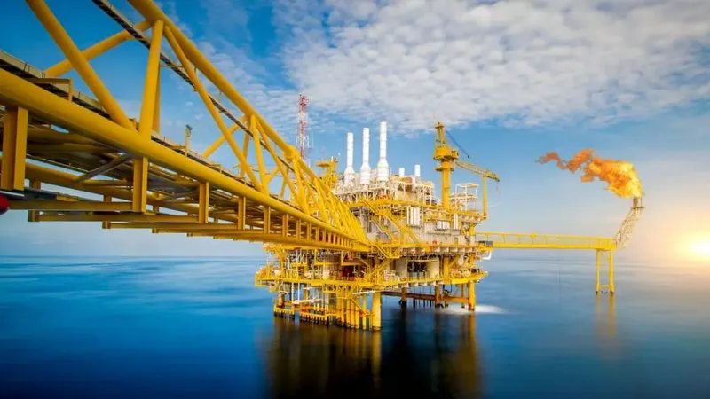 Petróleo: US$100 ya parece “barato” frente a proyecciones que apuntan hasta US$180 por barril