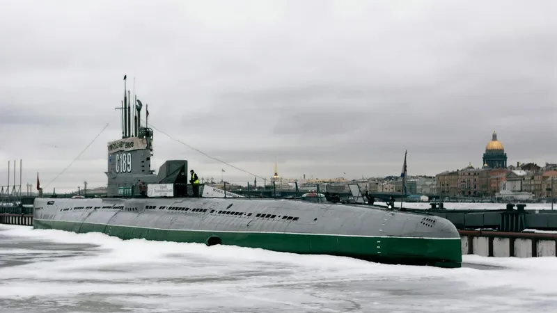 Rusia prueba con éxito el dron submarino nuclear Poseidón, capaz de generar "tsunamis radiactivos"
