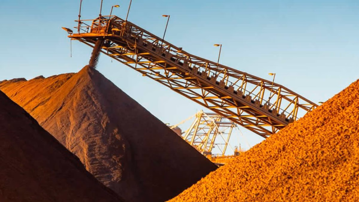 Precio del mineral de hierro cae por preocupaciones sobre recuperación en China