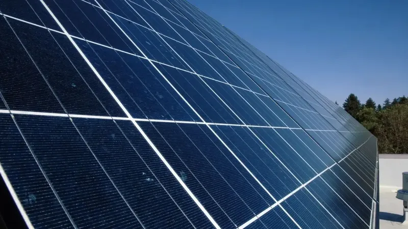 Precio récord de la plata pone en jaque a fabricantes de paneles solares