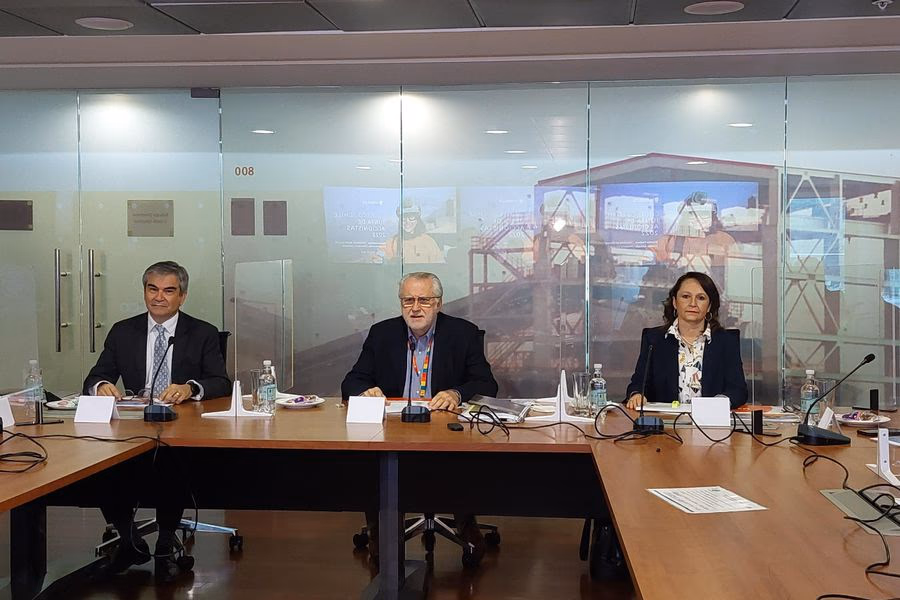 Presidente de Codelco plantea a Marcel la importancia de reducir la deuda para viabilizar los proyectos estructurales de la minera