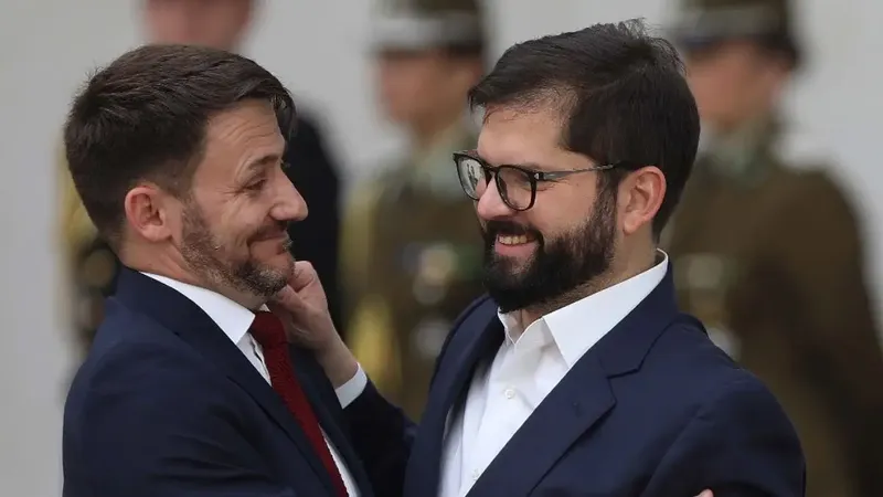 Presidente Gabriel Boric exige renuncia de ministro por crisis energética