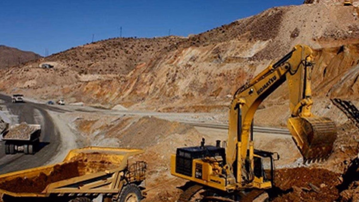 Producción de cobre en Chile en abril: caída en Codelco y Escondida y aumento en Collahuasi.