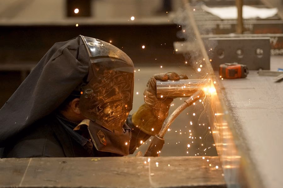 Producción industrial y actividad del comercio anotan fuertes caídas en septiembre tras un mal desempeño de casi todos los sectores