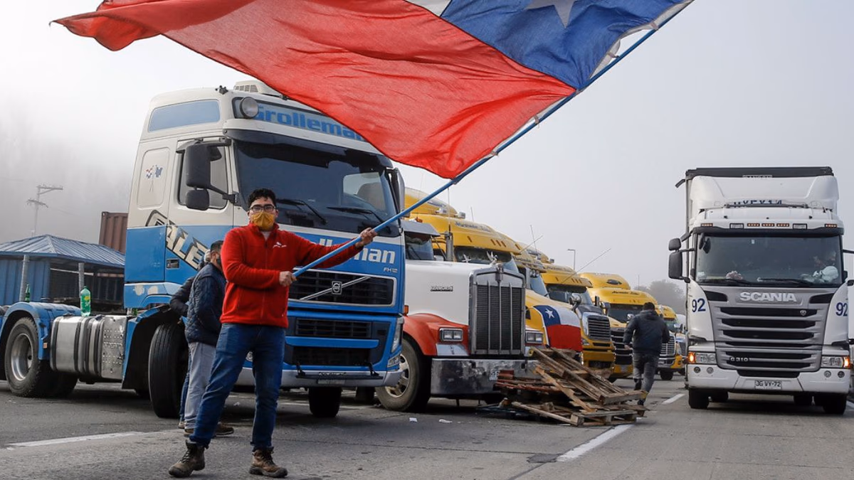 Protestas por seguridad en Chile: Conductores de camiones exigen medidas contundentes.