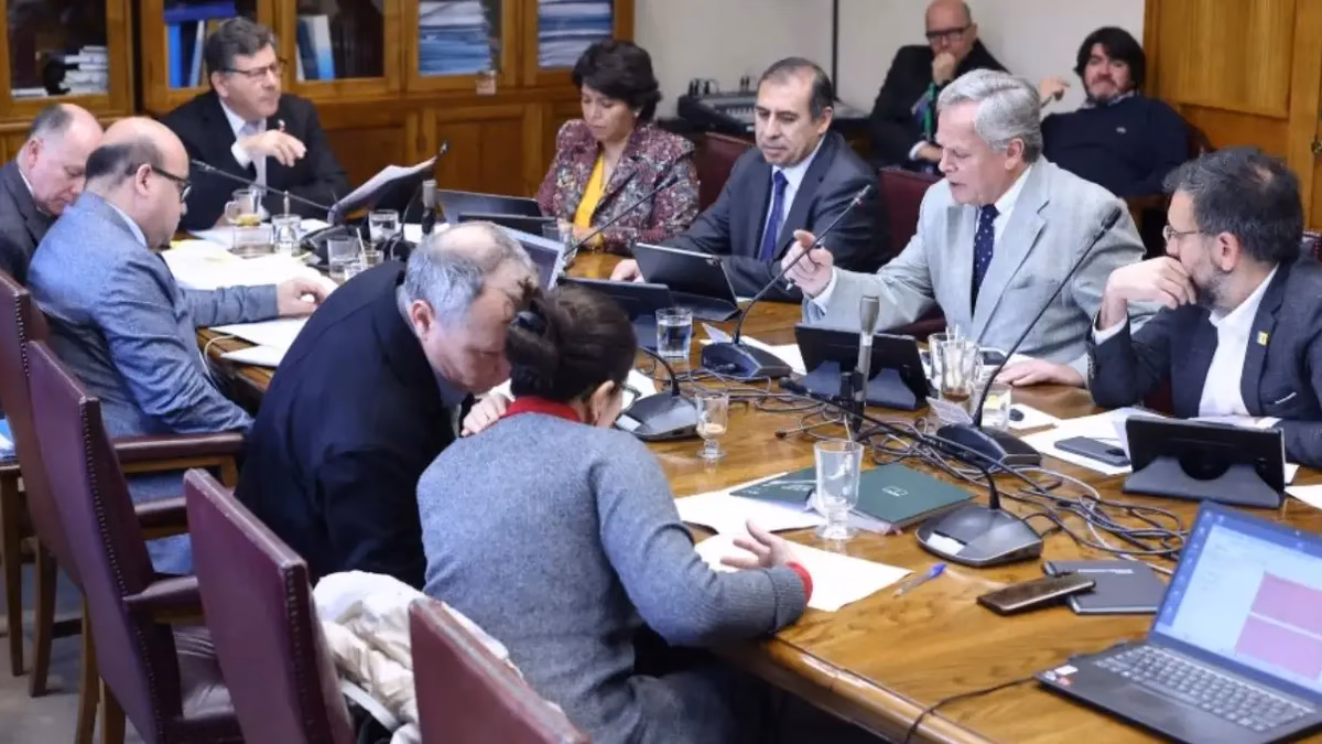 Proyecto de uso de agua de mar para desalinización avanza a Sala del Senado