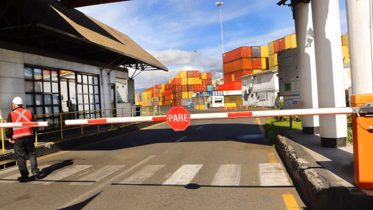 Puerto Coronel: Trabajadores buscan recibir compensaciones salariales tras el fin del paro