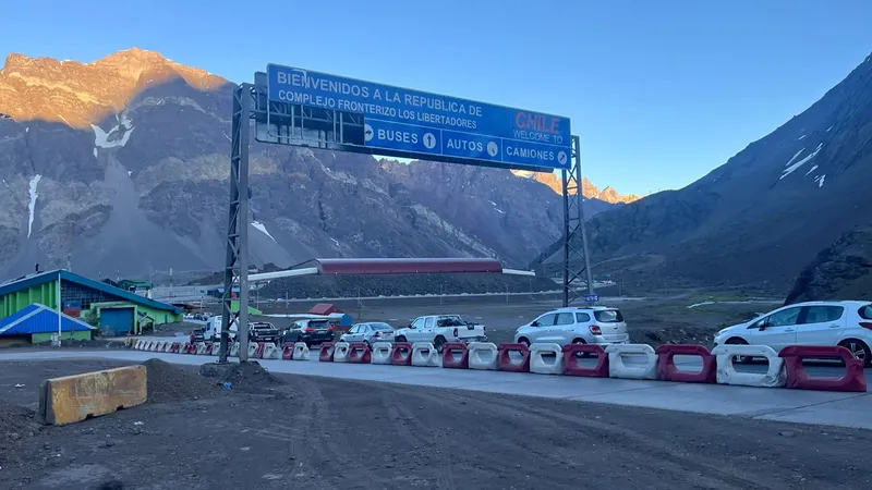 ¿Qué documentos se necesitan para salir en auto desde Chile hacia Argentina?
