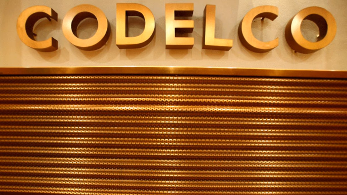 Revertir baja producción y una montaña de deuda: El futuro nuevo CEO de Codelco tendrá una titánica tarea