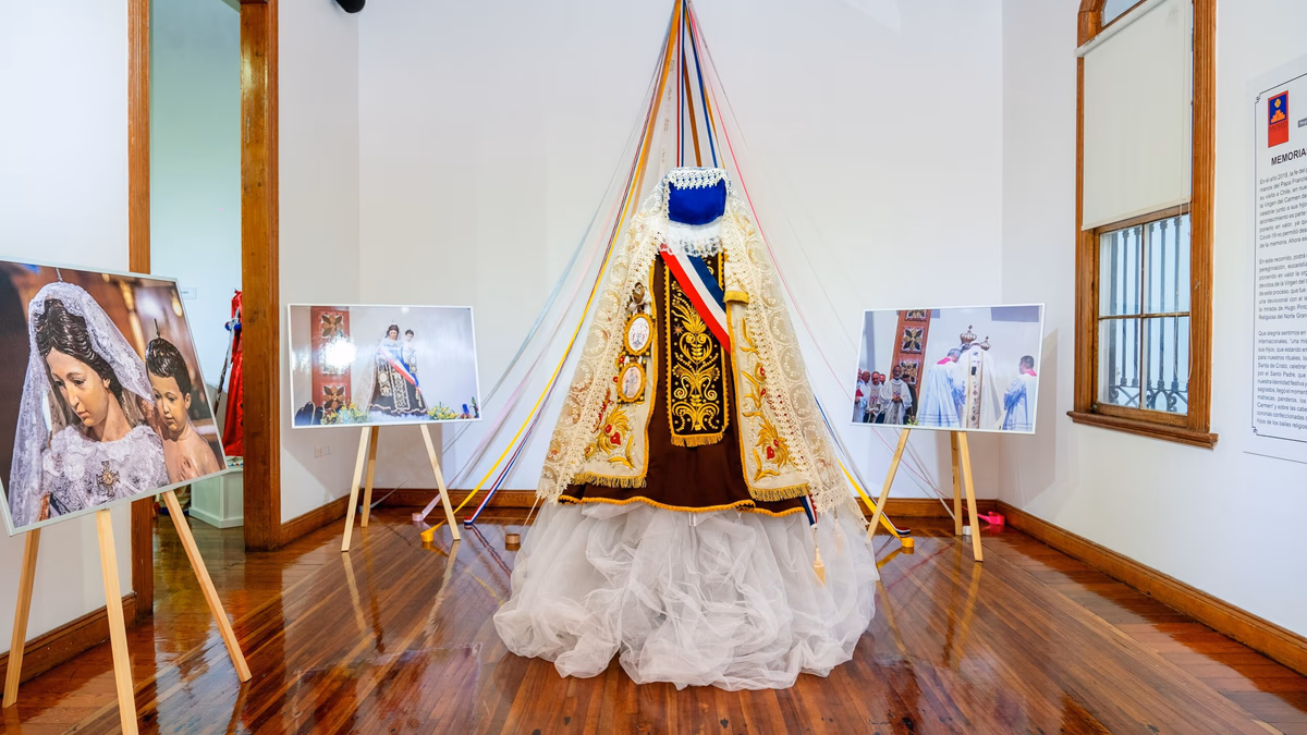 Sala de Arte Casa Collahuasi conmemora «Mes de La Tirana” con simbólica exposición