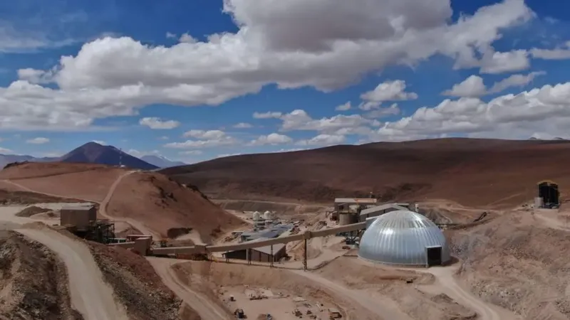 Salares Norte lidera crecimiento en producción de oro con alza histórica en Chile