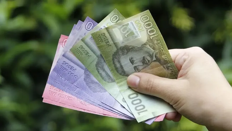 Se acerca fin de año: Revisa si puedes recibir los $73 mil del Bono de Graduación de Enseñanza Media