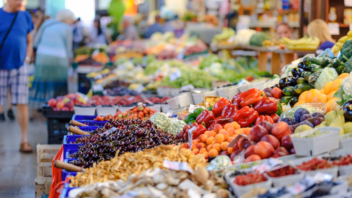 Semana Santa 2025: ¿Cómo Afectará el Fin de Semana Largo al Comercio y Qué Cambios Podrían Implementarse?