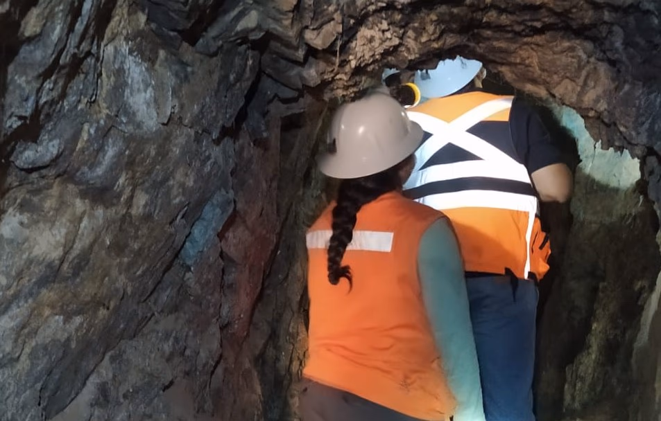 Seremi de Minería asesora a productor de oro para explotar un yacimiento en Graneros