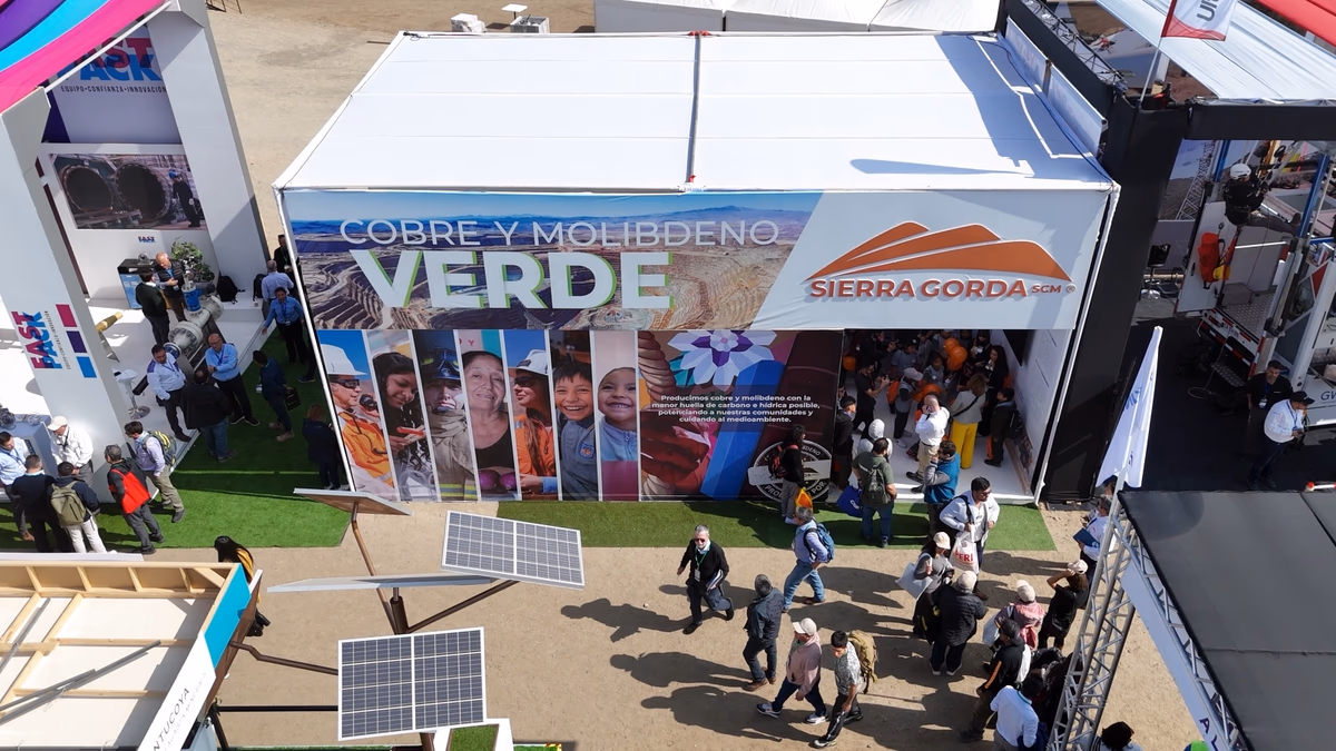 Sierra Gorda SCM recibió a vecinos para recorrer juntos Exponor 2024