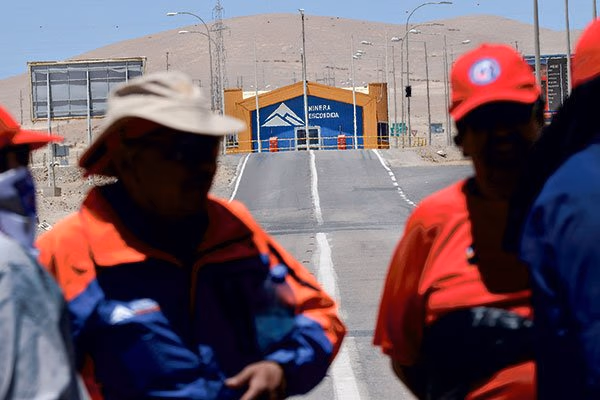Sindicato de Minera Escondida alerta alza de casos activos de Covid-19 y empresa es fiscalizada por las autoridades