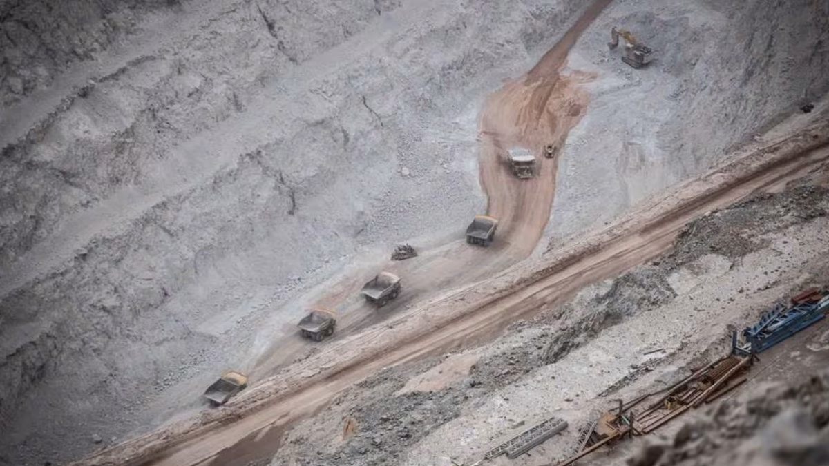 Sindicato y Antofagasta Minerals inician mediación en intento por evitar huelga