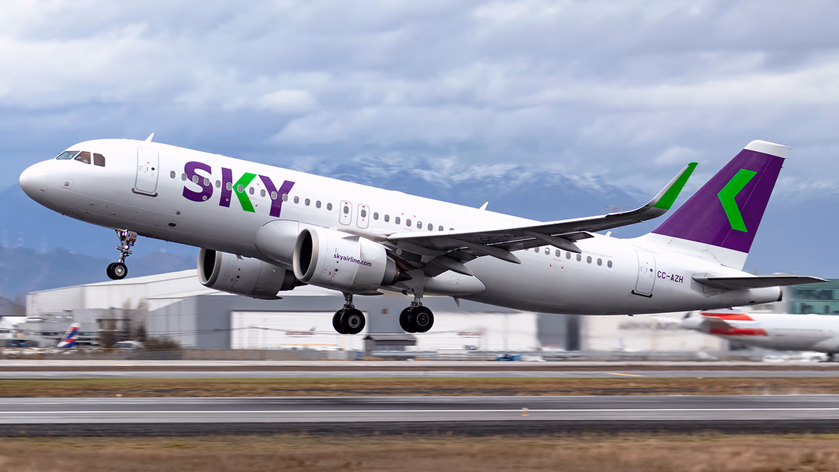 SKY Airlines busca trabajadores en diversas regiones: Conoce cómo postular