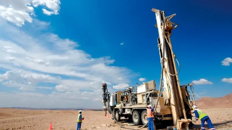 Solis Minerals inicia campaña de perforación de 2.500 metros en el proyecto cuprífero Cinto