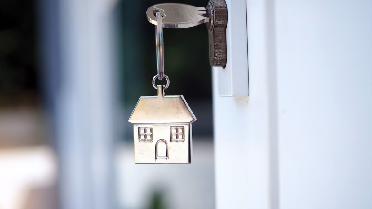 Subasta de Propiedades Online este 30 de Abril: Casas y Departamentos desde 200 UF en Todo Chile