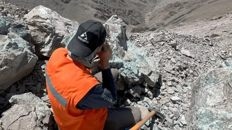 Super Copper revela corredor cuprífero kilométrico en proyecto Cordillera Cobre, cerca de Copiapó