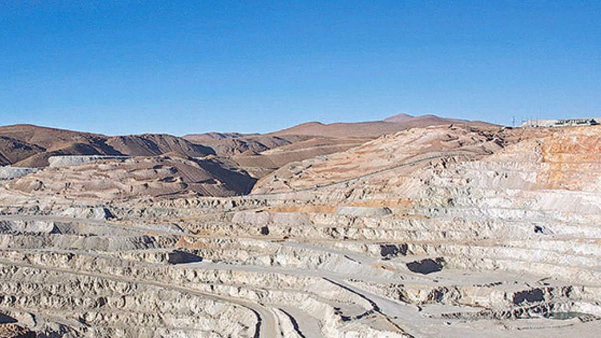 Teck reduce sus perspectivas de producción de cobre por retraso en QB2 e incumple estimaciones de utilidades