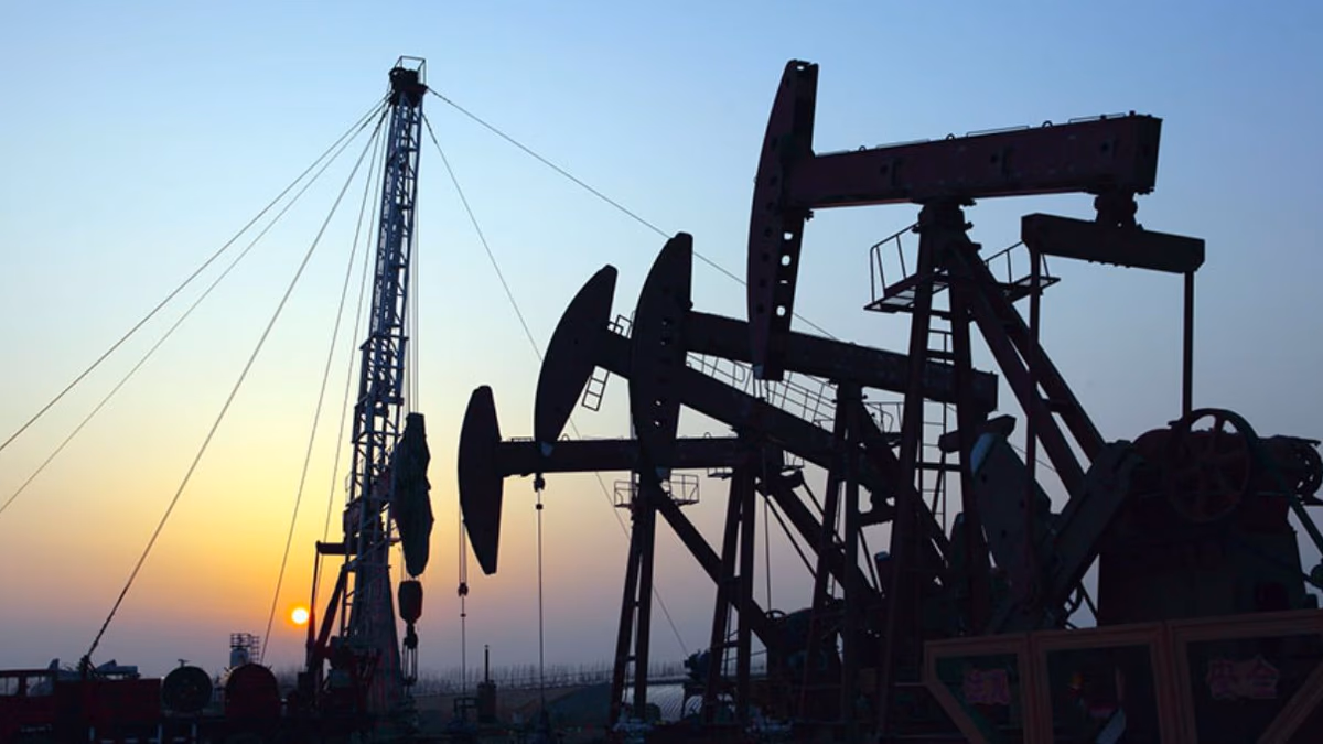 Tensiones en Medio Oriente impulsa el precio del petróleo pese a expectativas económicas mixtas
