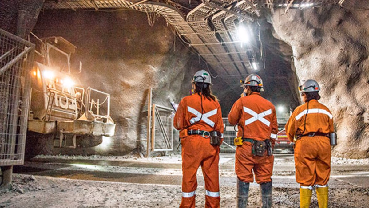 Trabajadores de Codelco aseguran que defenderán estabilidad laboral y propiedad estatal: «No podemos permitir ajustes dotacionales, no da para más»