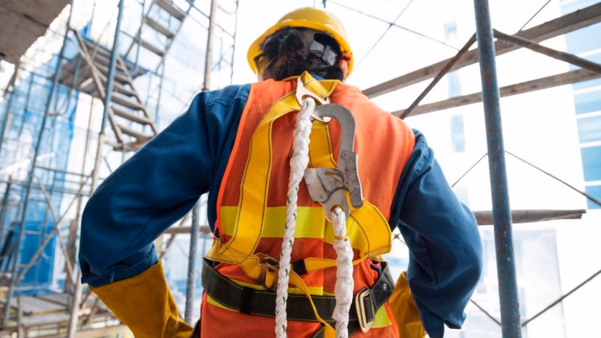 Trabajadores en Chile podrán recibir bonos y subsidios en mayo