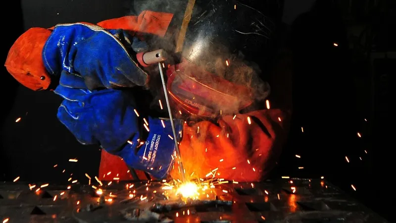 Trabajos para soldadores en Santiago: vacantes activas y dónde postular hoy