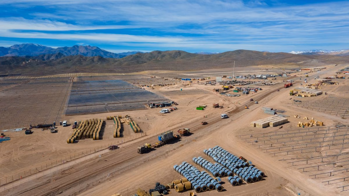 Transformadores de poder para proyecto Desierto de Atacama impulsan energías renovables