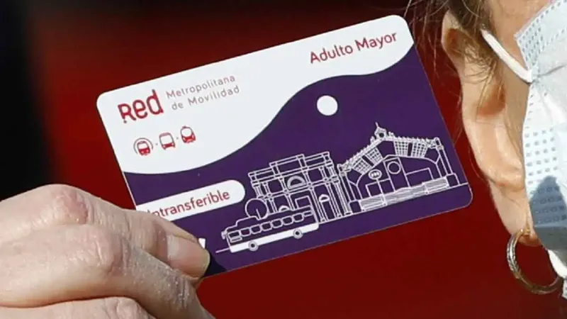 Transporte a $350: Cómo acceder a la Tarjeta bip! Adulto Mayor para rebajar pasajes en Metro y Red