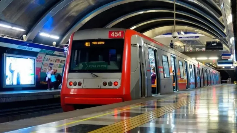 Transporte público gratis y horarios extendidos este domingo de elecciones en Chile