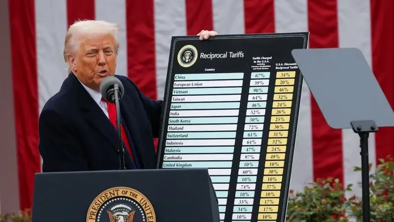 Trump anuncia un nuevo arancel global del 10% por 150 días tras el fallo 6-3: la Sección 122 que busca reactivar su agenda comercial