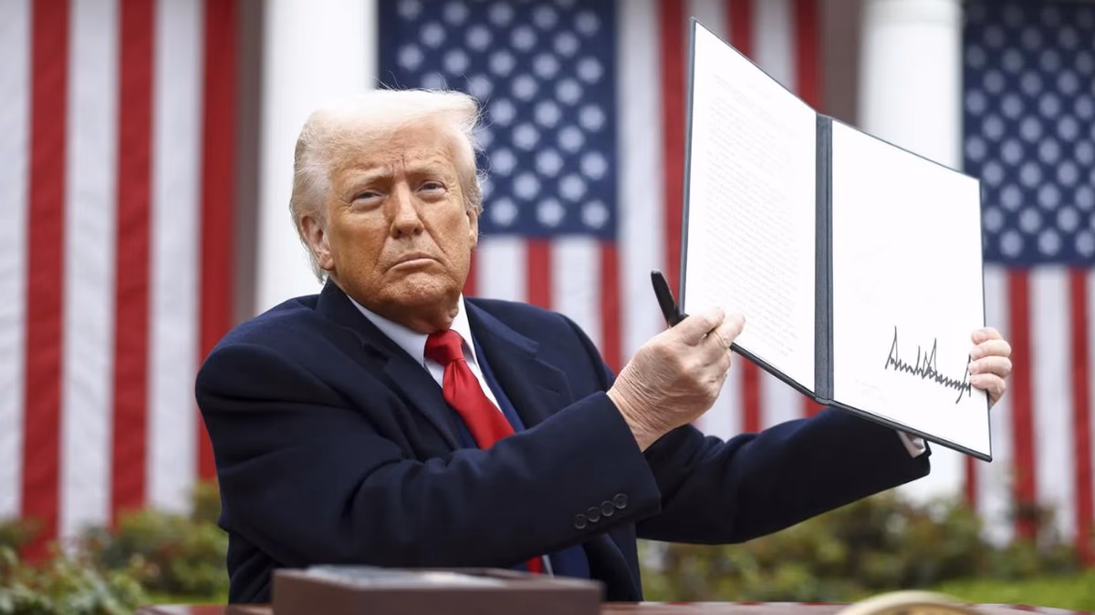 Trump eleva a 125% los aranceles a China y suspende por 90 días medidas contra países sin represalias