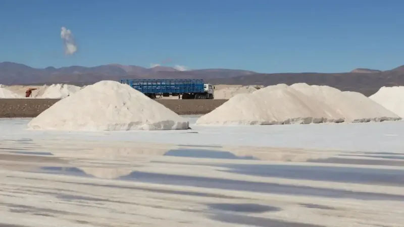 Universidad de Atacama lidera proyecto pionero para transformar la industria del litio desde el norte de Chile