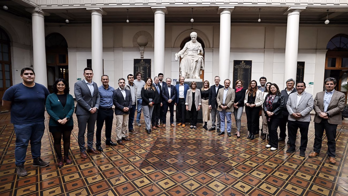 Universidad de Chile y Fraunhofer Alemania fortalecen alianza para liderar la transición energética y combatir el cambio climático