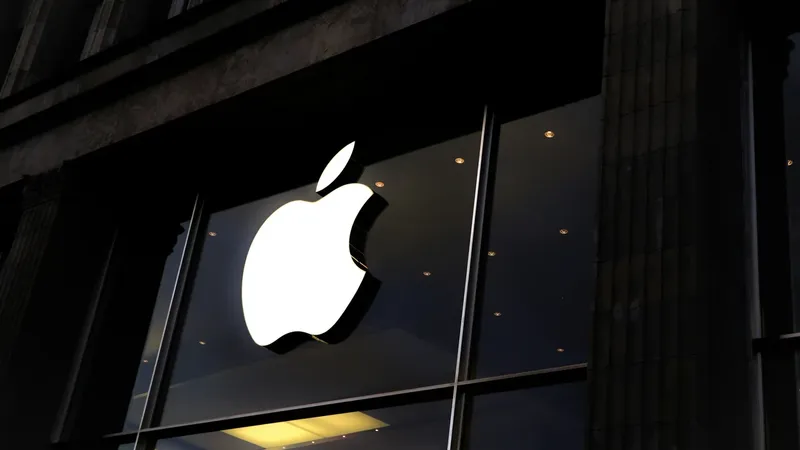 Apple considera a Intel y Samsung para fabricar sus chips en EE.UU.