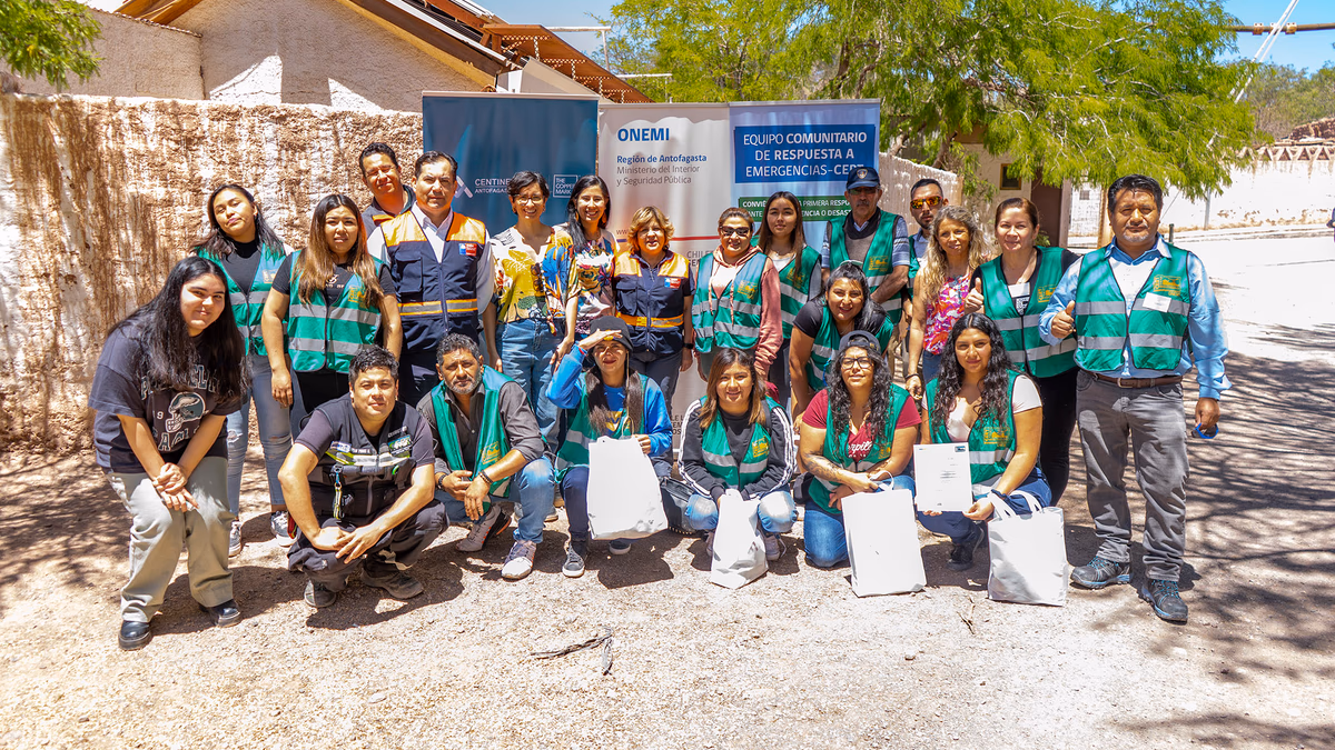 Vecinas y vecinos de Sierra Gorda y Baquedano recibieron capacitación ante emergencias