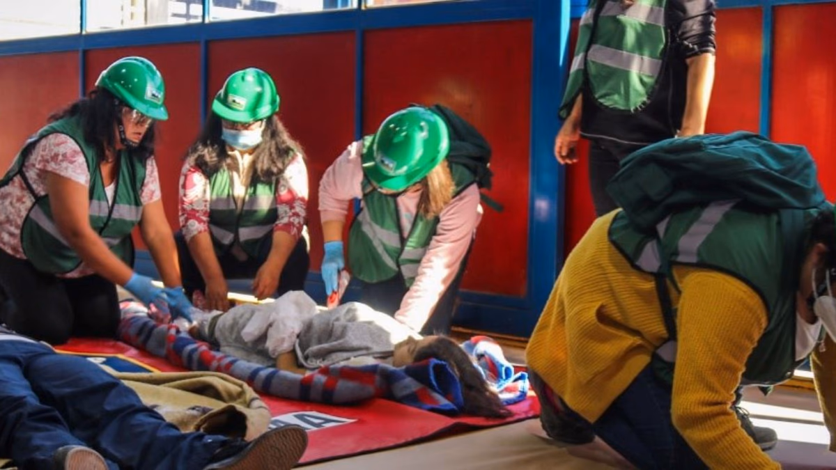 Vecinos de Caimanes culminan con éxito certificación para mejorar respuesta ante emergencias