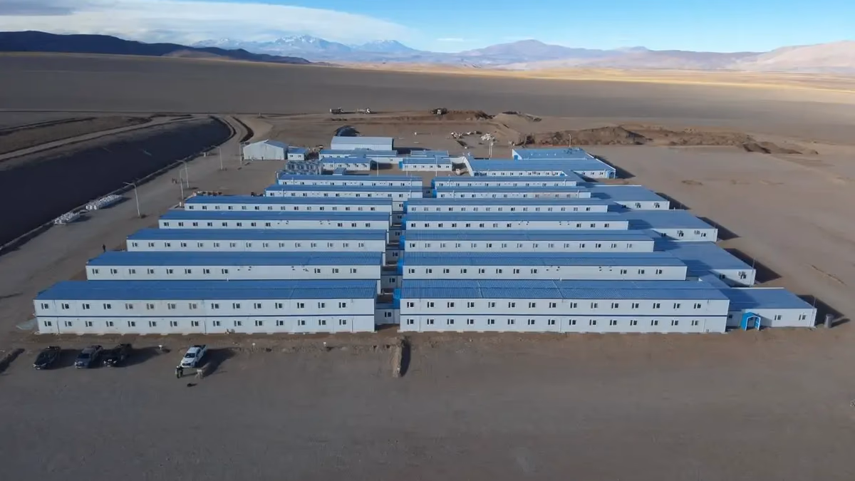 Vicuña vuelve al centro minero: inversión, frontera y glaciares tensionan Atacama