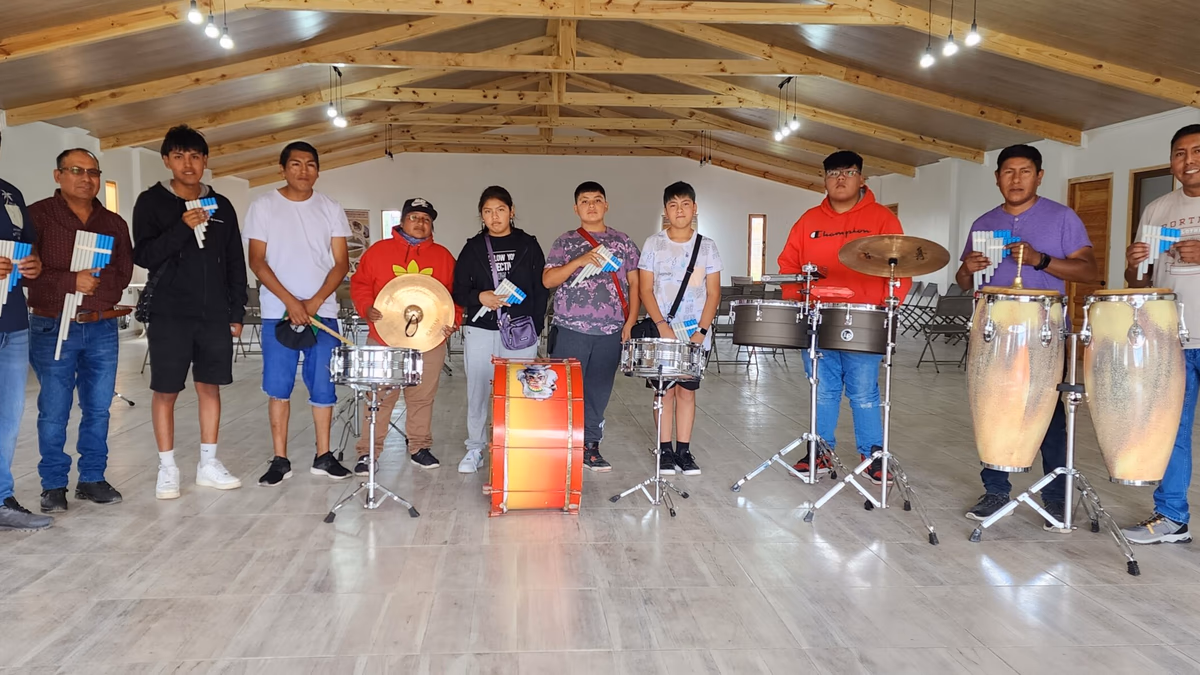 Voluntariado de El Abra permite rescatar música y cultura andina en Chiu Chiu