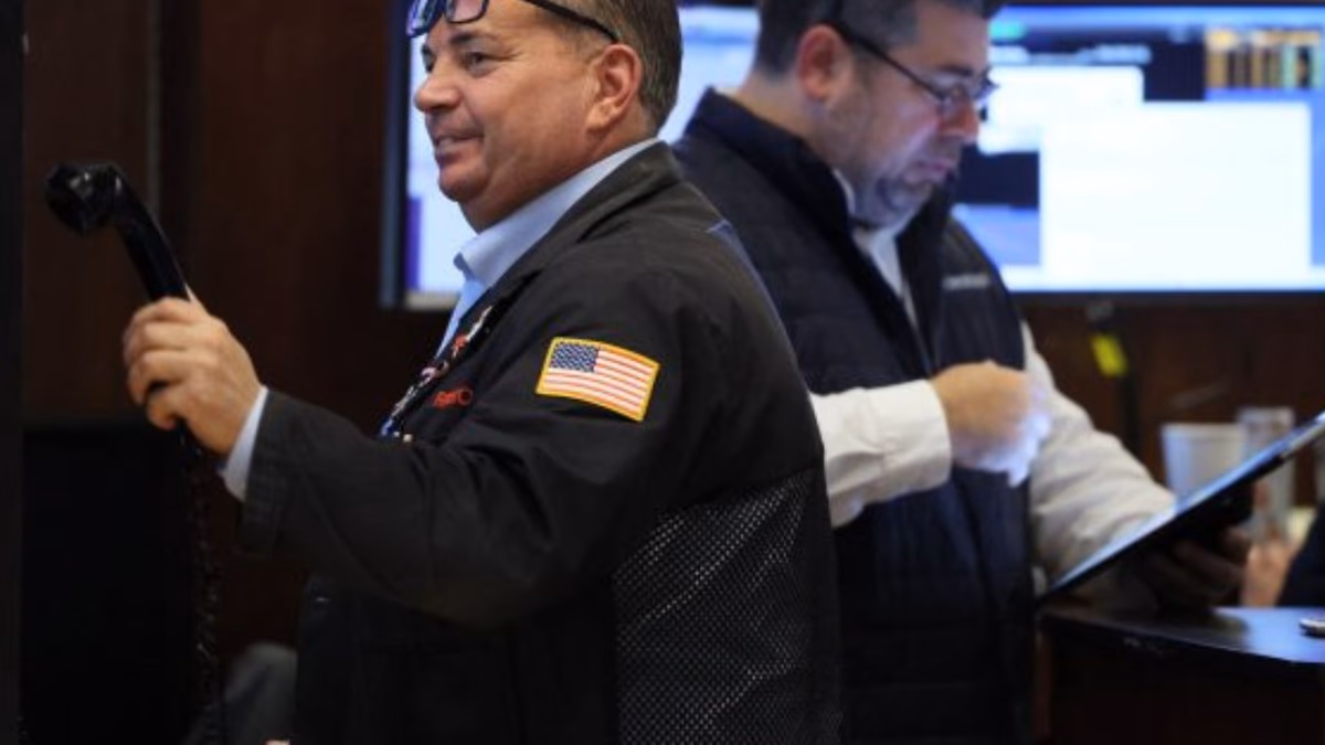 Wall Street busca un repunte con datos del PIB estadounidense y el IPSA sube impulsado por SQM