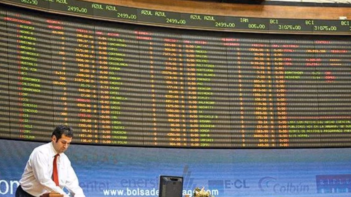 Wall Street y el IPSA resurgen desde sus pérdidas semanales, pero acción de Vapores cae 3,8% tras resultados