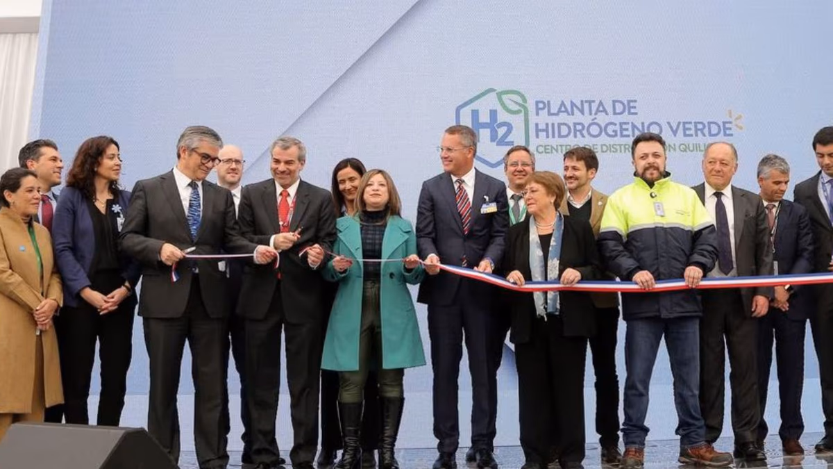 Walmart inaugura la primera planta de hidrógeno verde de uso industrial en Chile