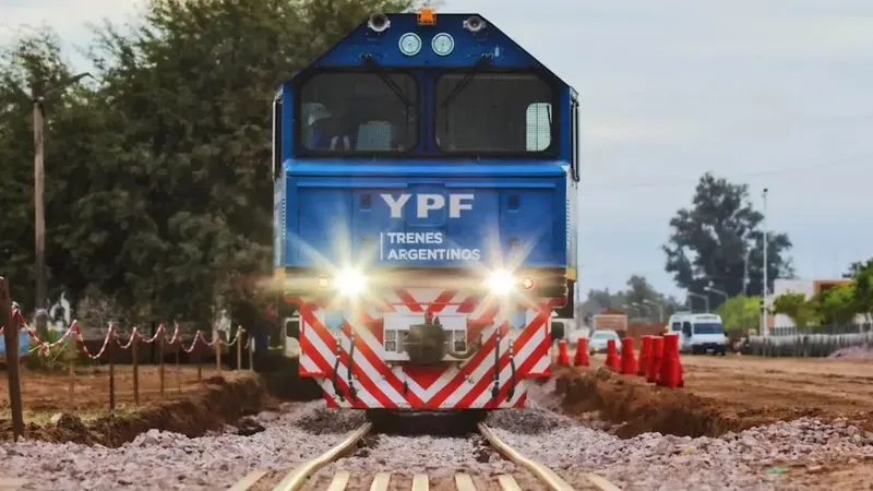 YPF anuncia proyecto de tren de pasajeros para Vaca Muerta