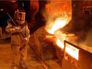Precios del cobre, contenidos por temores sobre el crecimiento mundial en 2020