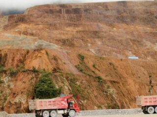Ecuador dice está listo para enviar su primera gran exportación de cobre en pocas semanas