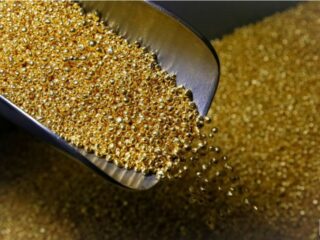 Oro alcanza máximo de 2 semanas tras datos EEUU, paladio toca nuevo pick